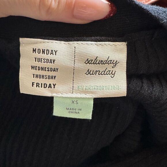 Anthropologie Ribbed V-Neck Button Cardigan Sweater Sz XS in black - Picture 4 of 5